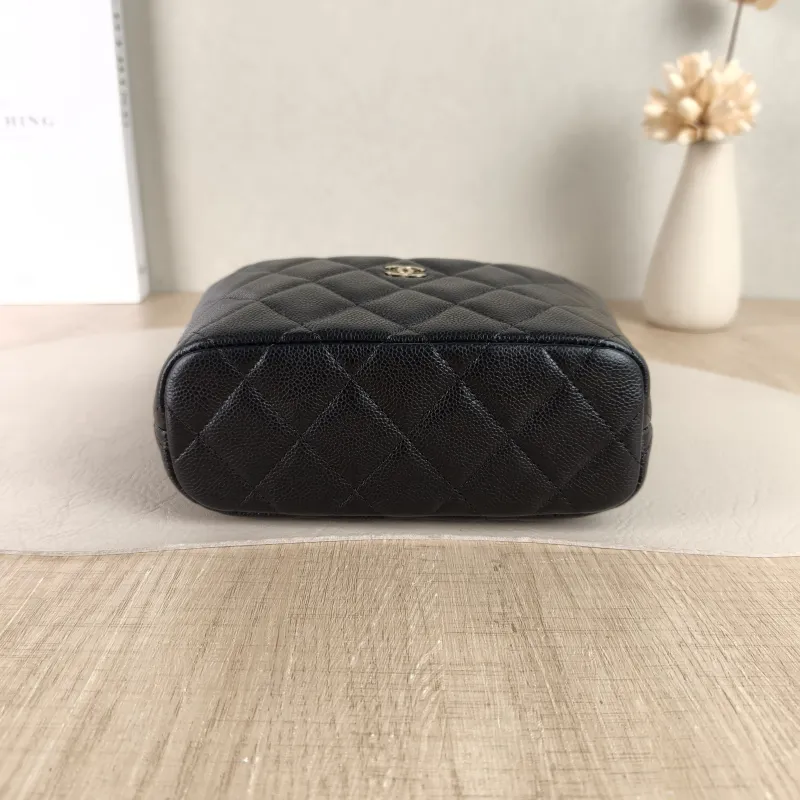 Chanel Crossbody Bag Crossbody Bag Black Grained Calfskin 21.5 × 7.5 × 19 cm — cover view 2 of 5