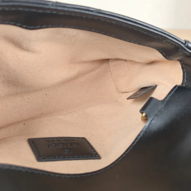 GUCCI Crossbody Bag GG Marmont Mini Marmont Mini Black with Gold-Tone Hardware Calfskinmini16.5 × 4.5 × 9.5 cm — detail view 10 of 13