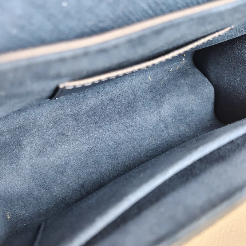 Louis Vuitton Crossbody Bag Twist Blue Epi Embossed Calfskin Medium23 × 9.5 × 17 cm — detail view 2 of 11