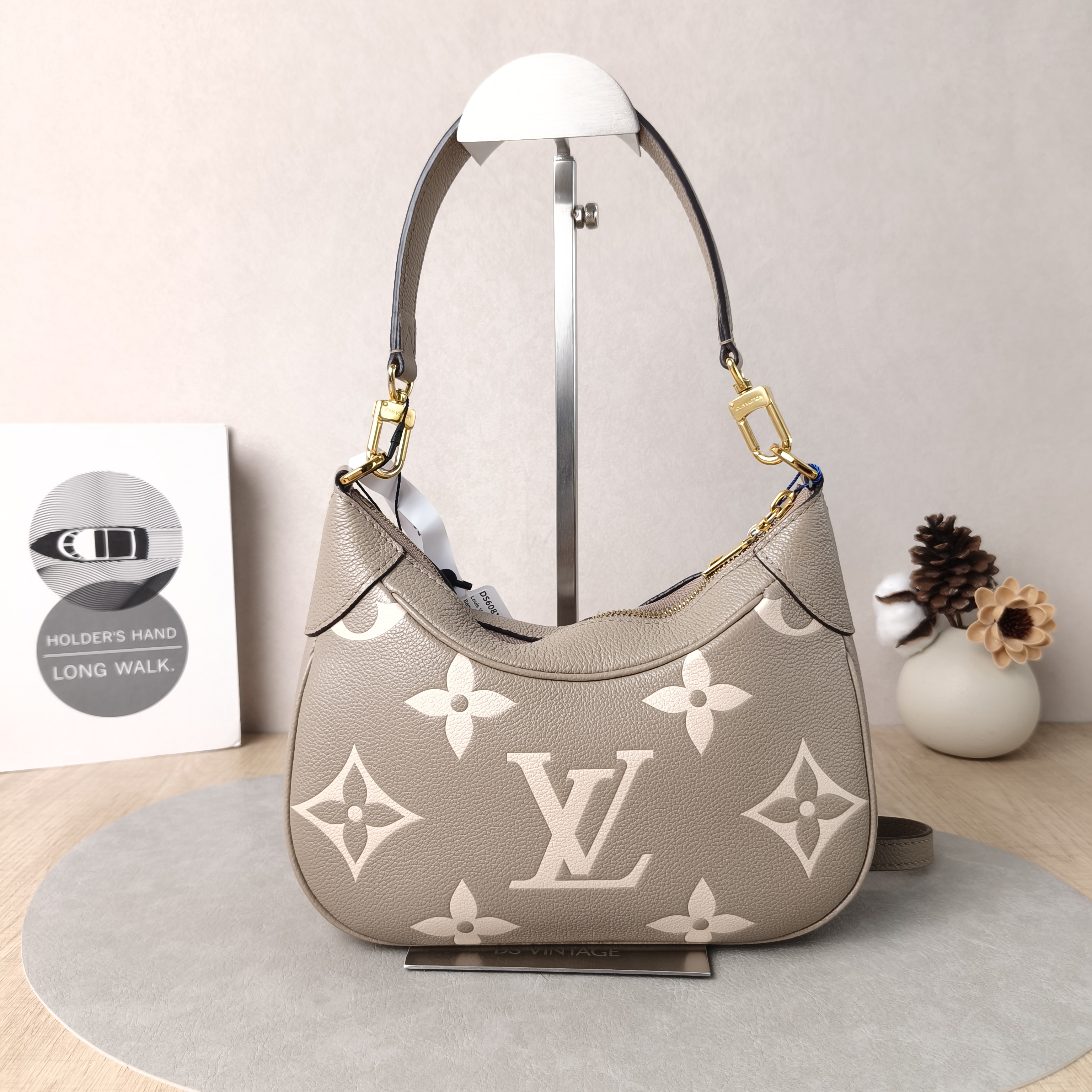Louis Vuitton Shoulder Bag Bagatelle Empreinte Embossed Calfskin Monogram Small24 × 7 × 18 cm