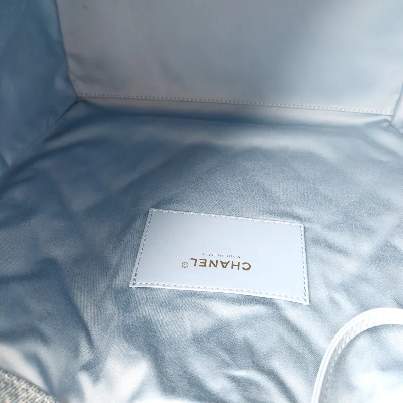 Chanel Shoulder Bag 25Bag Blue Medium 30 × 15 × 40 cm — detail view 11 of 14