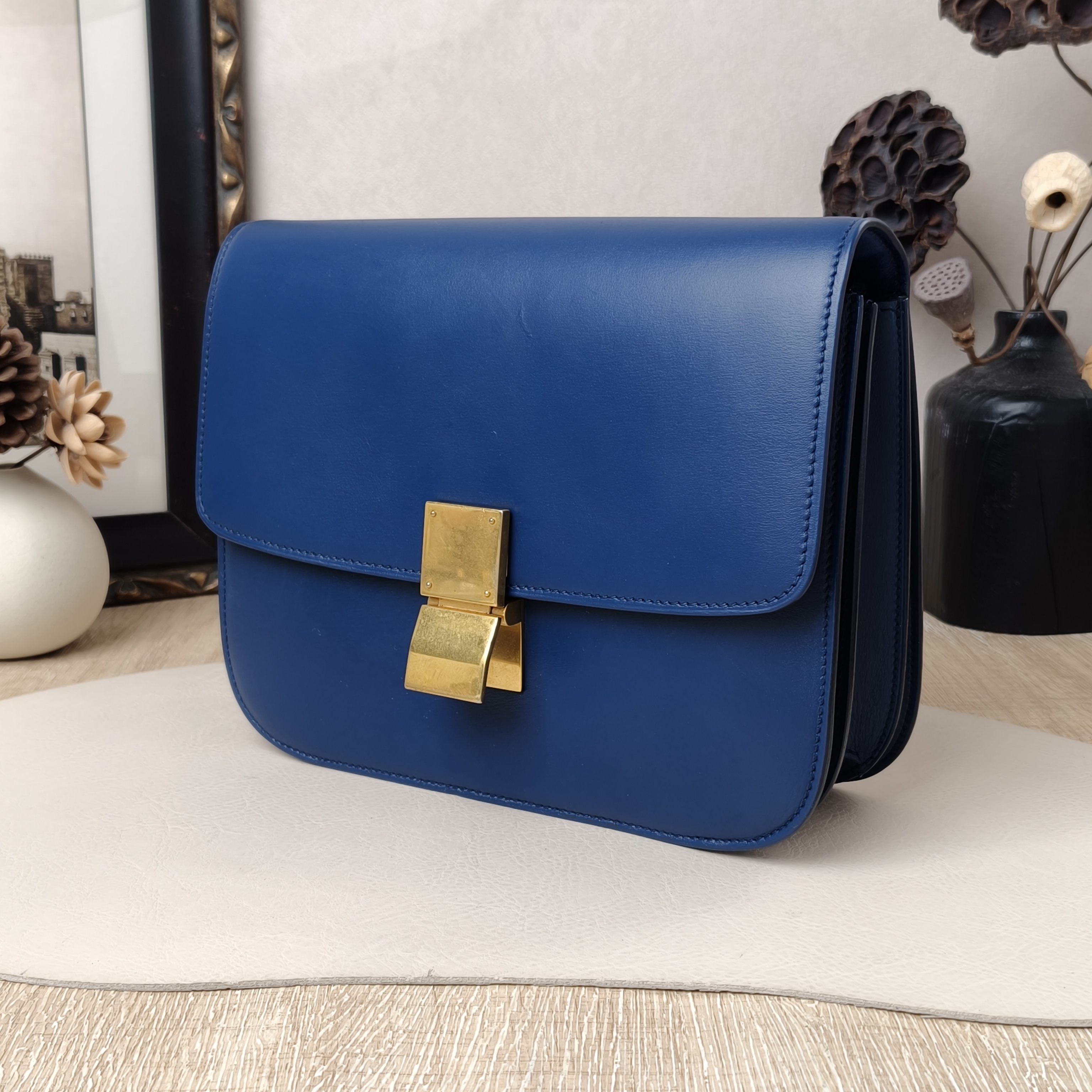 CELINE Classic Box Conditioned Medium Navy Calfskin · Shoulder Strap · 24 × 7 × 18 cm — cover view 4 of 11