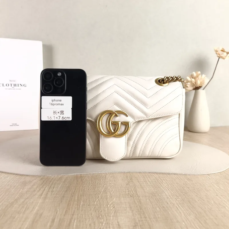 GUCCI Crossbody Bag GG Marmont Medium Marmont 26 White Calfskin 26 × 7 × 15 cm — cover view 4 of 5