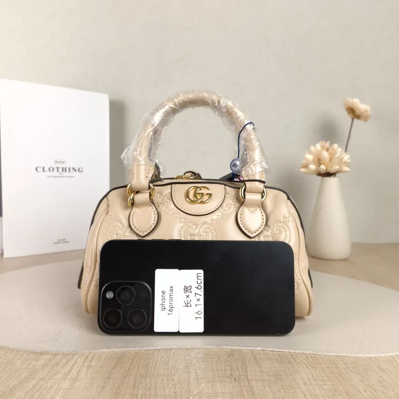 GUCCI Crossbody Bag GG matelasse Taupe Calfskin Mini 19 × 11 × 13 cm — cover view 5 of 5