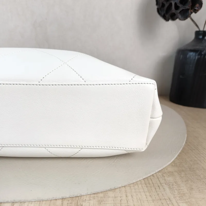 Chanel Shoulder Bag Tote Bag White Gold Calfskin One Size 25 × 7 × 24 cm 31 — detail view 3 of 10