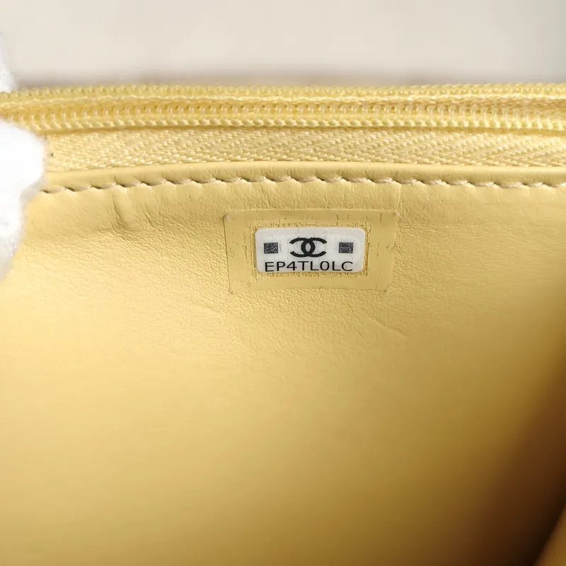 Chanel Backpack Yellow Grained Calfskin One Size 18.2 × 5 × 14 cm — detail view 4 of 11