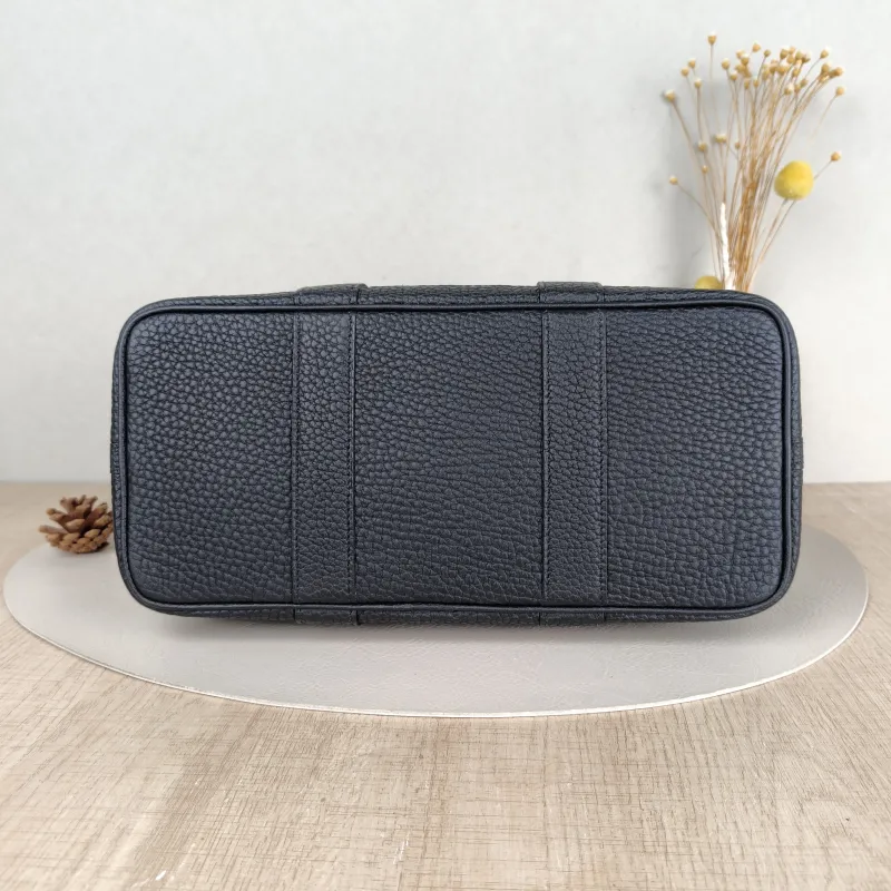 Hermès Top Handle Bag Garden Party 30 30Black Negonda Calfskin Medium30 × 13 × 21 cm — cover view 3 of 5