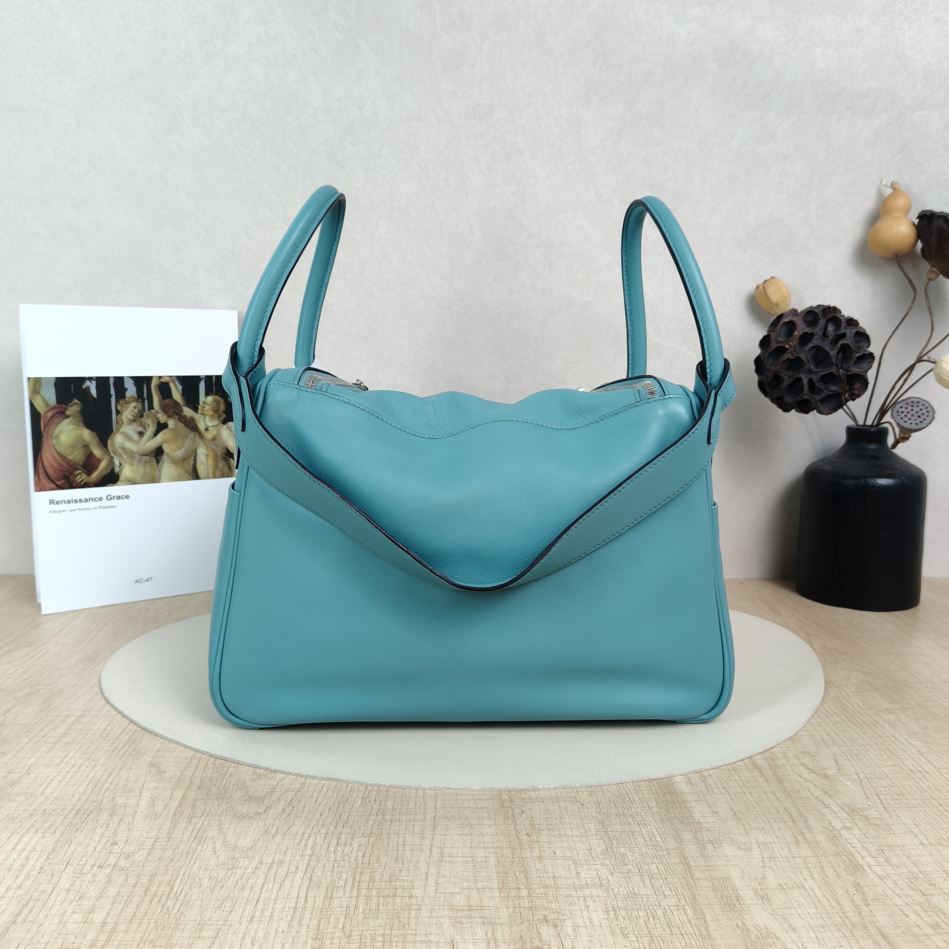 Hermès Crossbody Bag Lindy 30Blue Swift Calfskin30 × 15 × 19 cm — cover view 3 of 5
