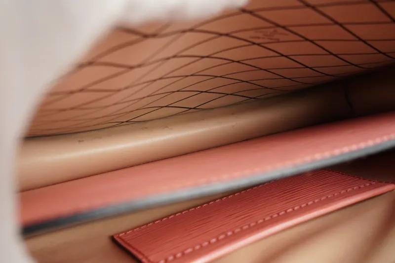 Louis Vuitton Box Pink Embossed Calfskin · Shoulder Strap · 22.5 × 6 × 15 cm — detail view 12 of 17