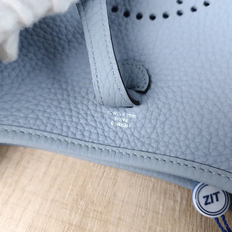 Hermès Crossbody Bag Evelyne Mini 16 Mini 16 J7 Taurillon Clemence TC Calfskin Mini 17 × 5.5 × 18 cm K — detail view 9 of 13
