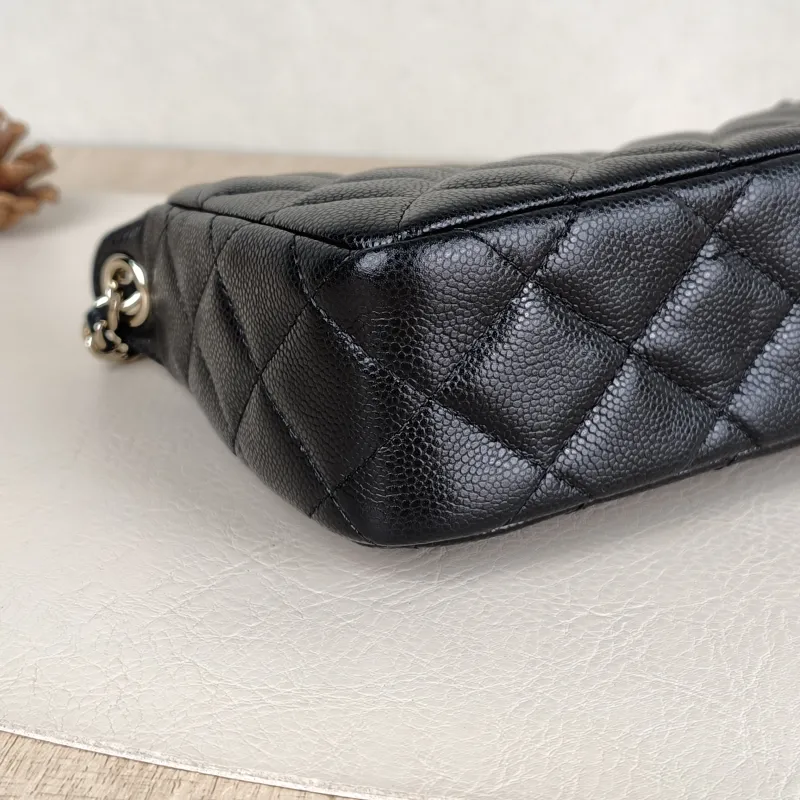 Chanel Crossbody Bag Black Grained Calfskin One Size21 × 5.5 × 12 cm — detail view 8 of 12