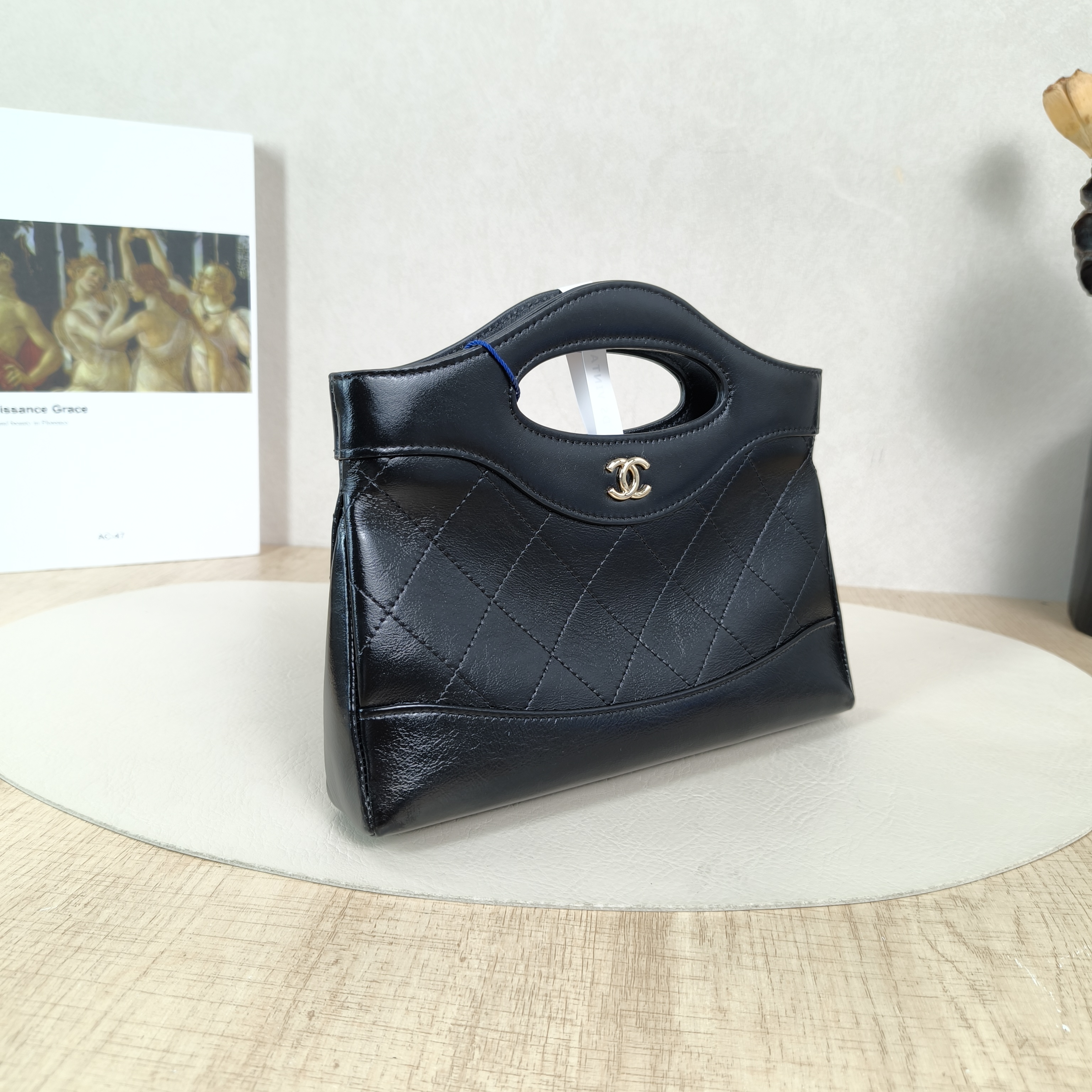 Chanel Shoulder Bag31Bag Black Waxed Leather Calfskinnano20.5 × 3.5 × 17 cm — cover view 4 of 5