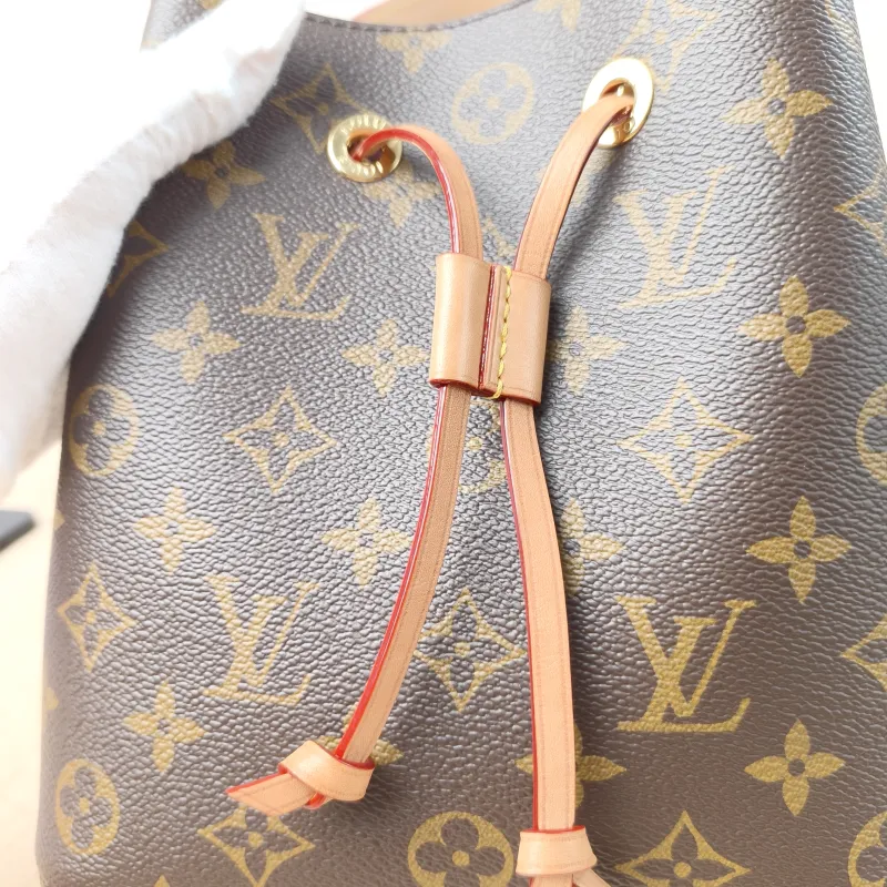 Louis Vuitton Crossbody Bag NÉONOÉ Bucket Bag BB Monogram PVC BB 20 × 13 × 20 cm — detail view 13 of 14