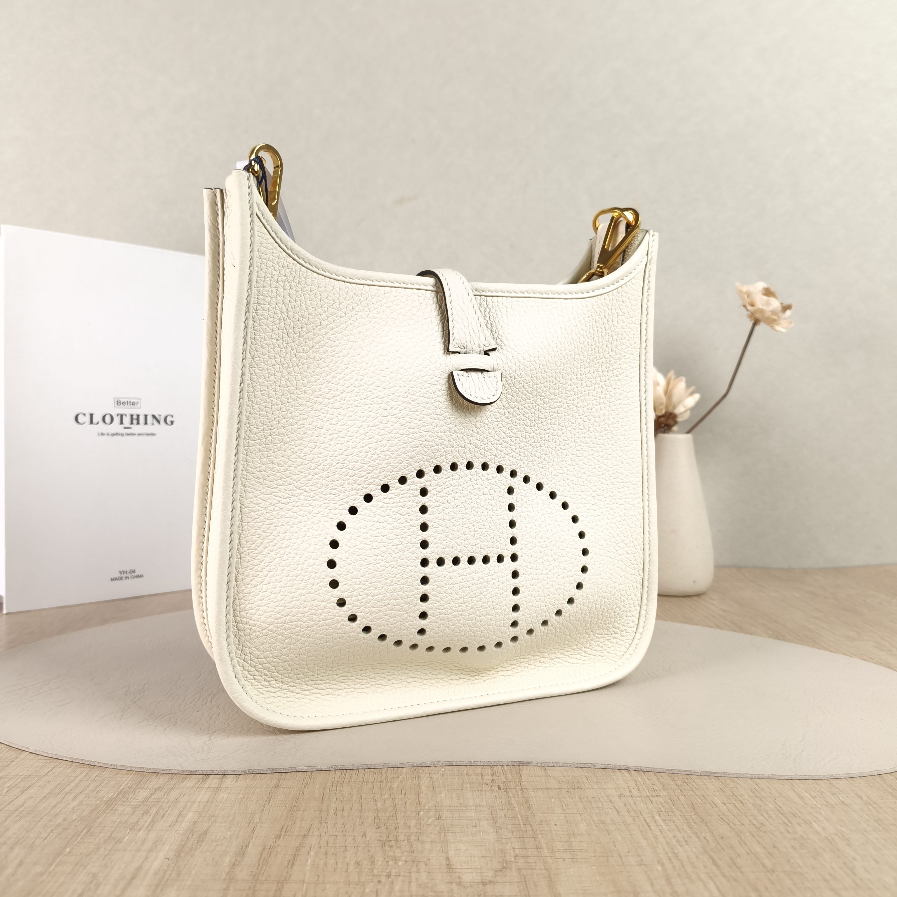 Hermès Crossbody Bag Evelyne 23 23I2 Taurillon Clemence TC Calfskin One Size23 × 6 × 24 cm — cover view 3 of 6