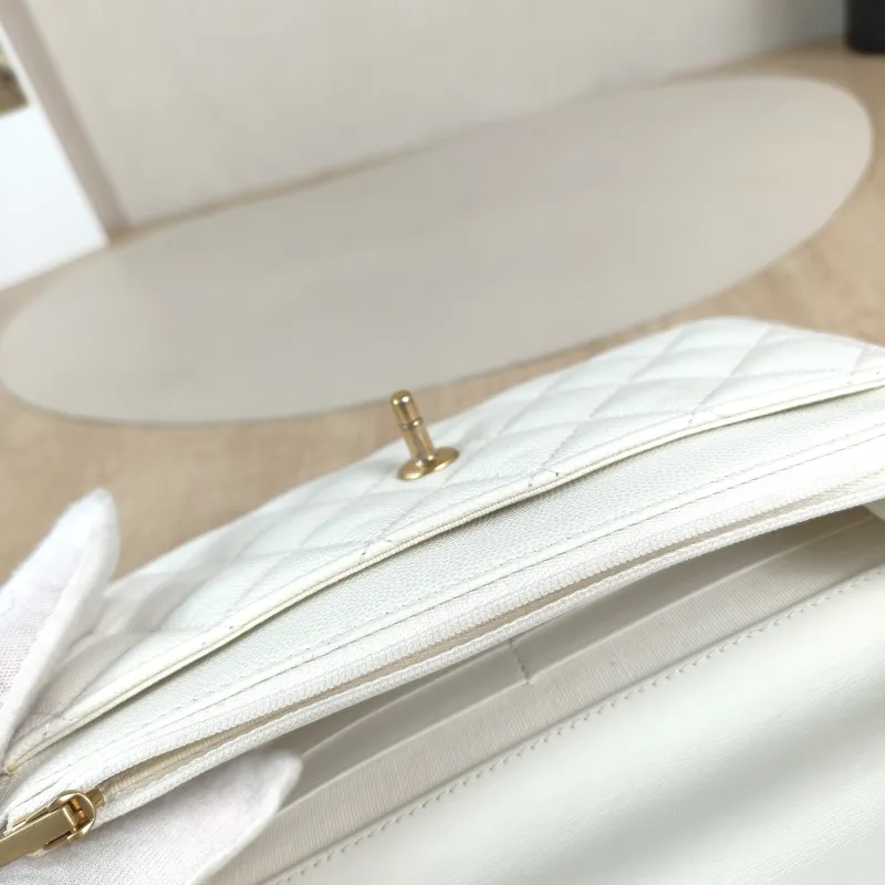 Chanel Crossbody Bag woc White Gold Grained Calfskin Mini 19.2 × 3.5 × 12.3 cm — detail view 9 of 13