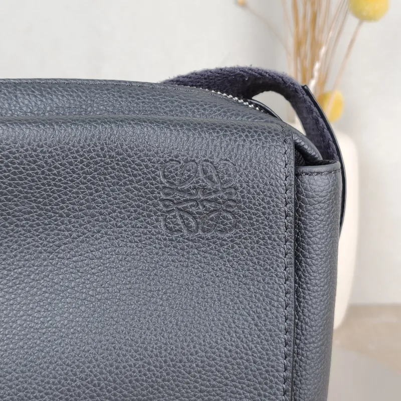 LOEWE Crossbody Bag Military Messenger Messenger Bag Grey Calfskin 25 × 9 × 18 cm — detail view 11 of 12