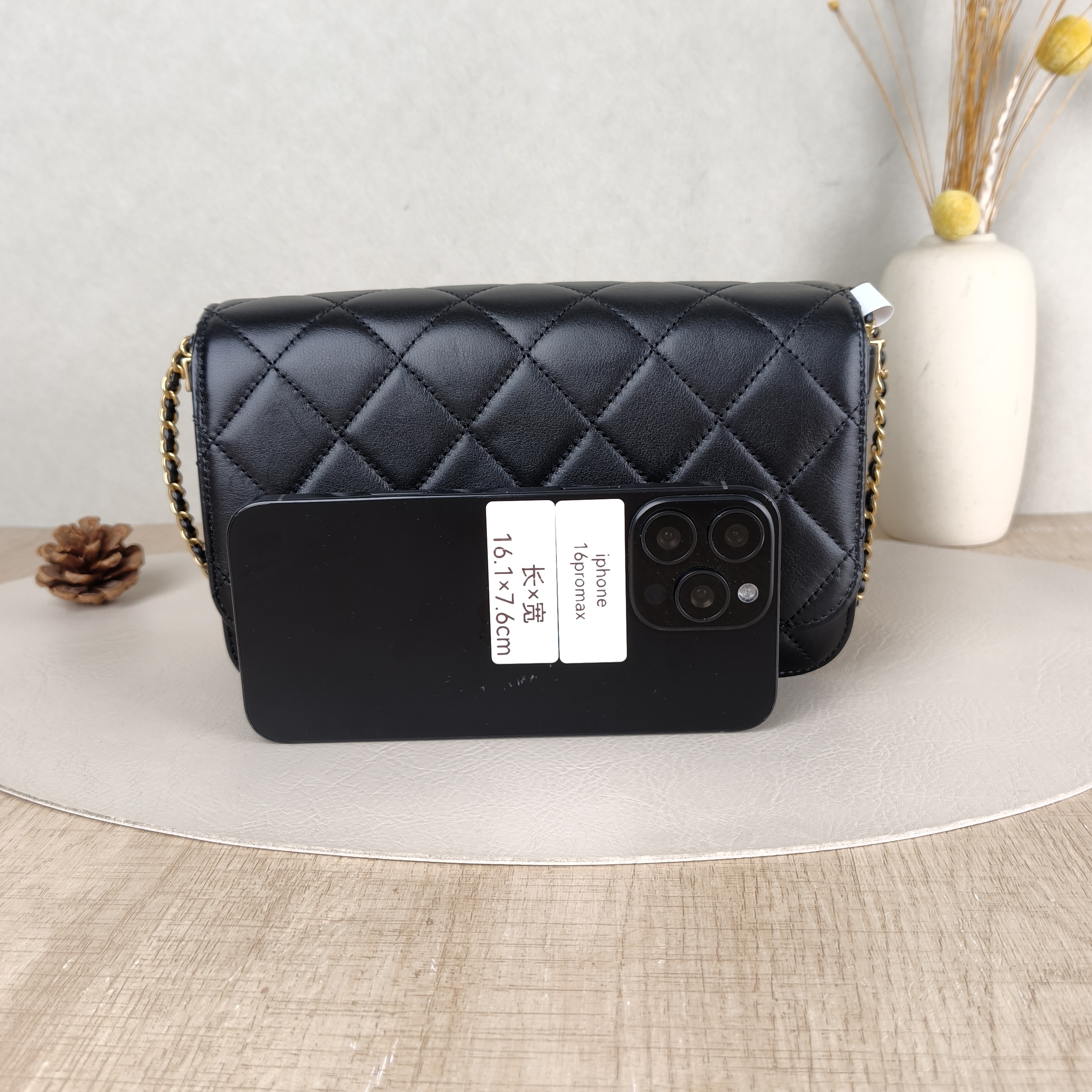 Chanel Crossbody Bag Crossbody Bag Black Lambskin One Size21 × 6 × 13 cm — cover view 4 of 5