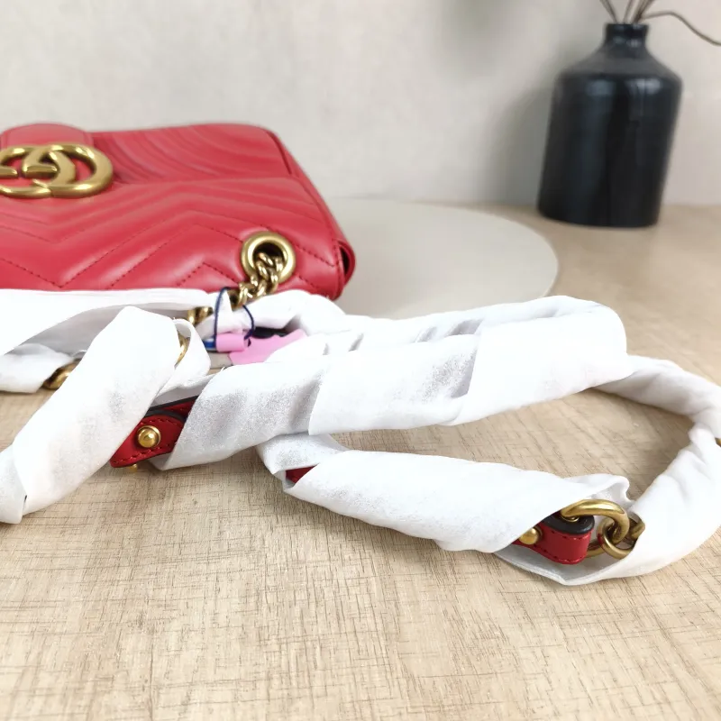 GUCCI Crossbody Bag GG Marmont Medium Marmont 26 Red Calfskin Medium 26 × 7 × 15 cm — detail view 5 of 13