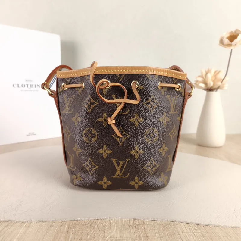 Louis Vuitton Crossbody Bag NANO NOÉ Bucket Bag Nano Monogram PVC nano 13 × 10 × 16 cm