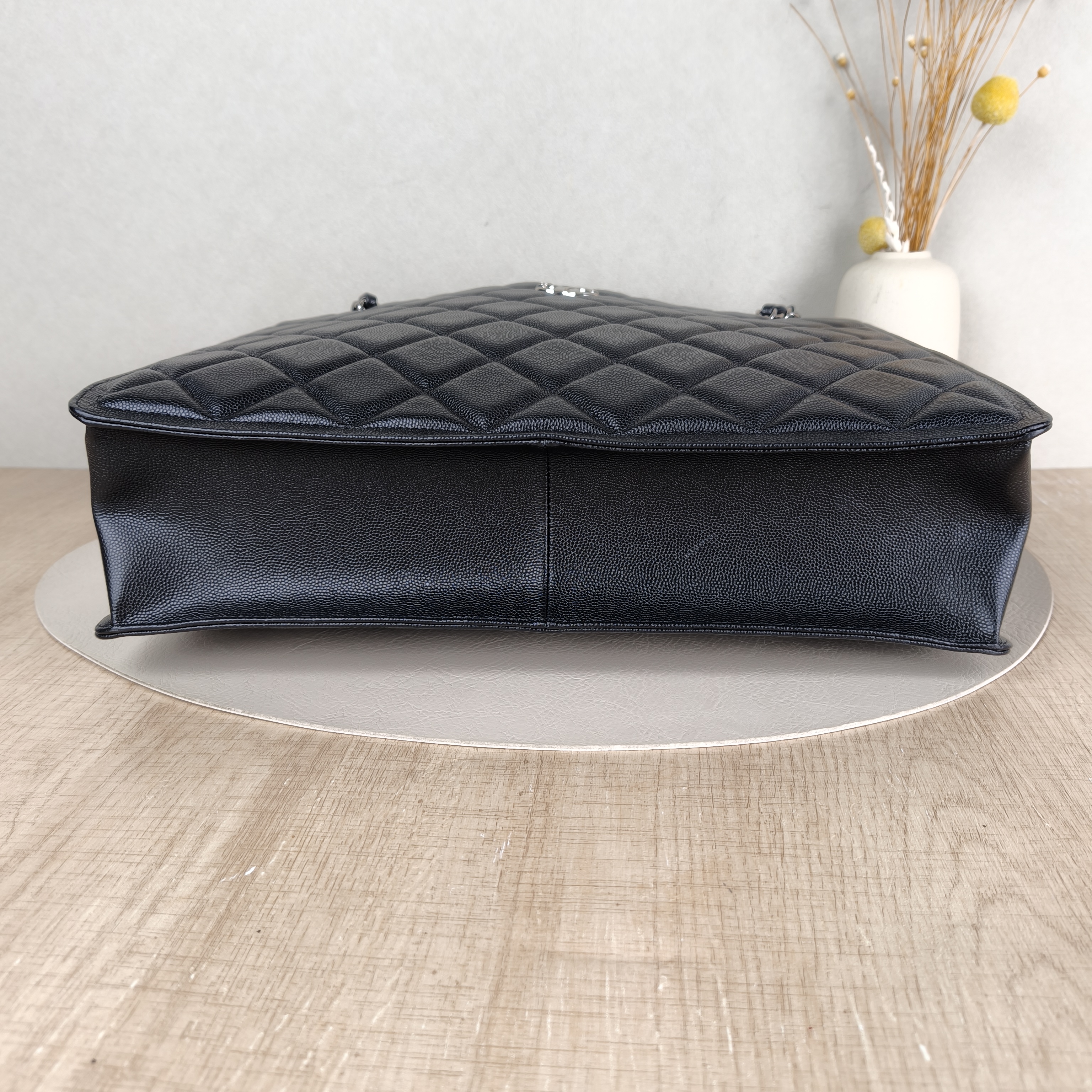 Chanel Shoulder Bag tote Black Grained Calfskin One Size35 × 8 × 26 cm — cover view 2 of 5
