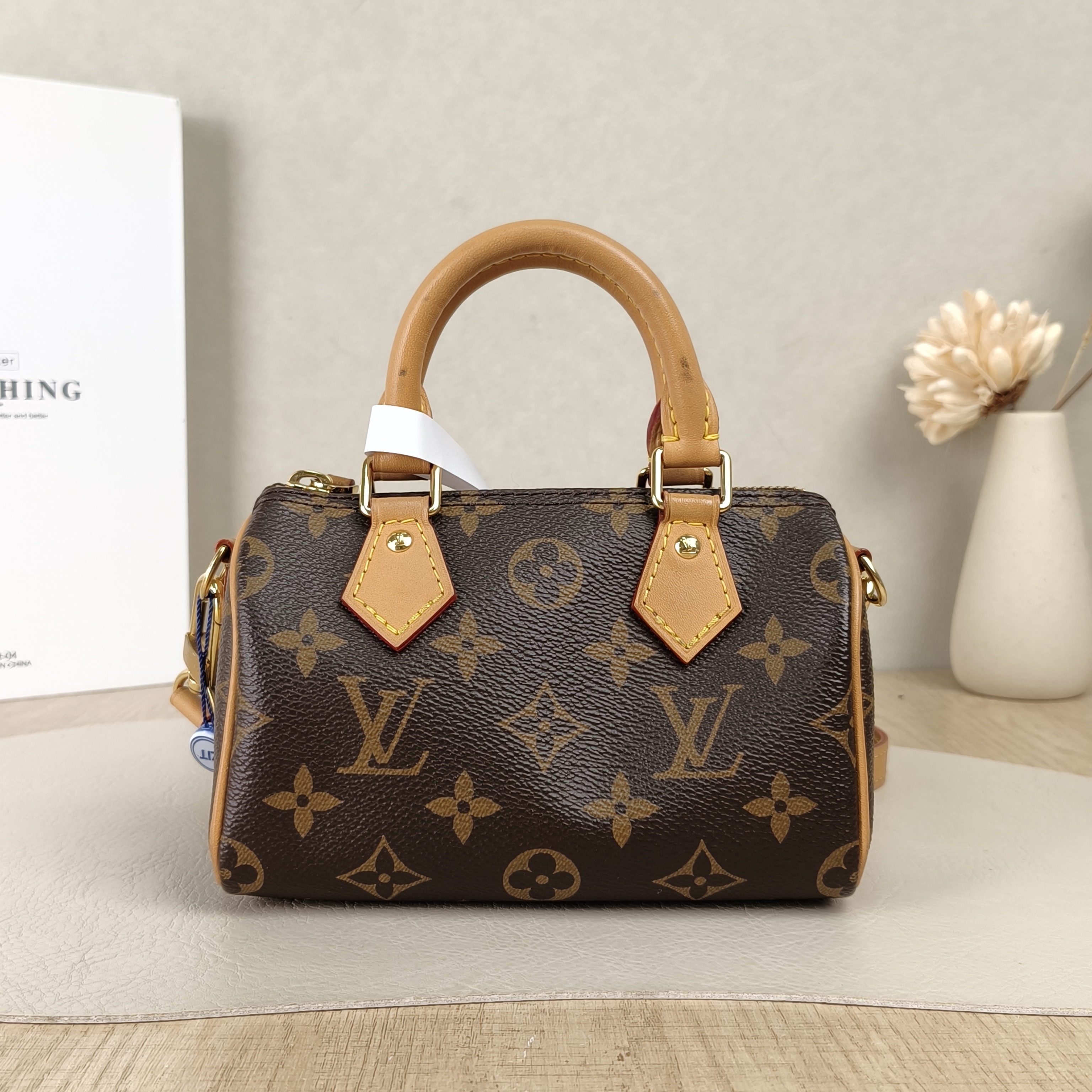 Louis Vuitton Crossbody Bag Speedy Nano Shoulder Strap PV Cnano16 × 7.5 × 10 cm