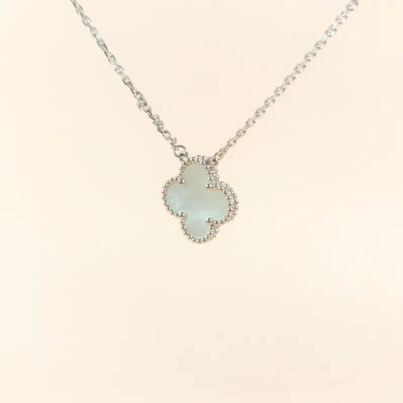Van Cleef & Arpels Necklace Alhambra Alhambra Collection Necklace White Mother-of-Pearl Pearl · White Mother-of-Pearl18KW hite Gold Vintage Small42cm — cover view 3 of 9