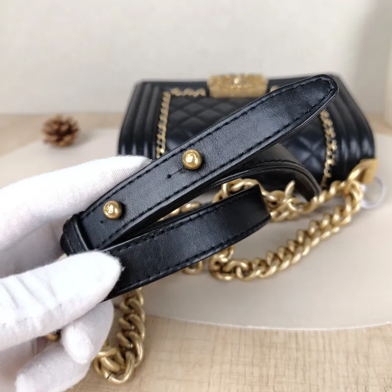 Chanel Crossbody Bag Le Boy​Black Calfskin Small 20.5 × 8.5 × 12 cm — detail view 5 of 15