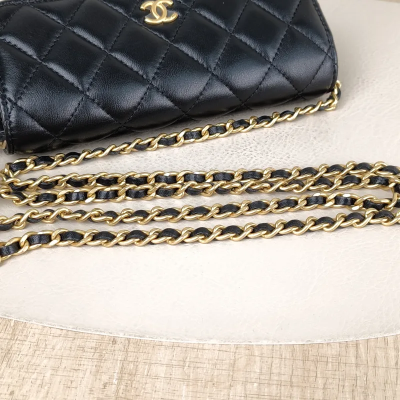 Chanel Crossbody Bag woc Black with Gold-Tone Hardware Lambskin Mini 17 × 5 × 9.5 cm — detail view 6 of 12