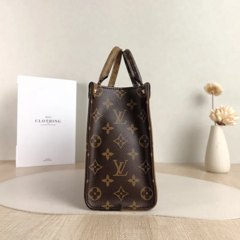 Louis Vuitton Shoulder Bag Onthego Monogram PVC Small 25 × 11.5 × 19 cm — detail view 1 of 12