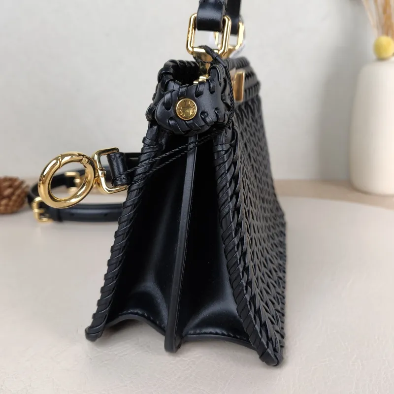 FENDI Crossbody Bag Peekaboo Crossbody Bag Black Woven 20 × 10 × 15 cm — detail view 4 of 10