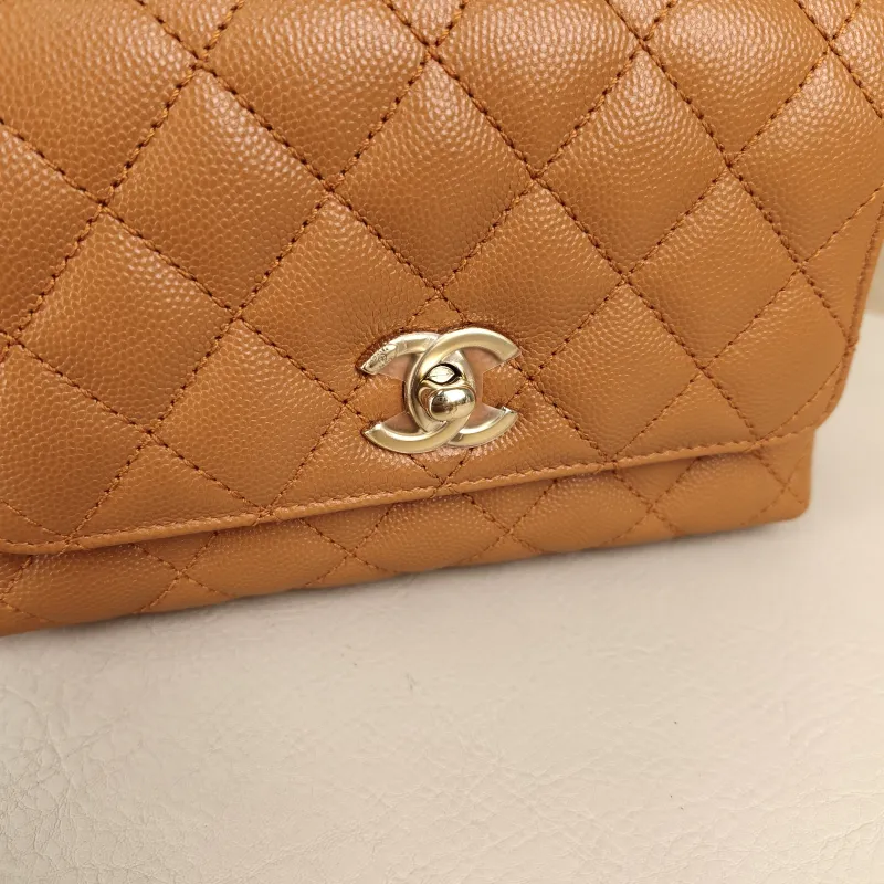 Chanel Crossbody Bag Coco Handle​ Grained Calfskinmini19 × 9 × 13 cm — detail view 8 of 12