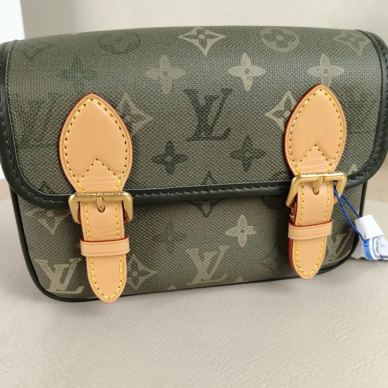 Louis Vuitton Crossbody Bag Satchel Messenger Bag Green PVC Mini 19.5 × 6 × 15 cm — detail view 4 of 12