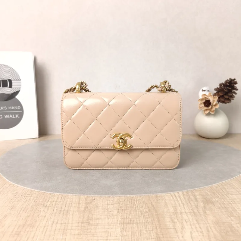 Chanel Crossbody Bag woc Taupe Calfskin One Size19 × 6 × 12 cm