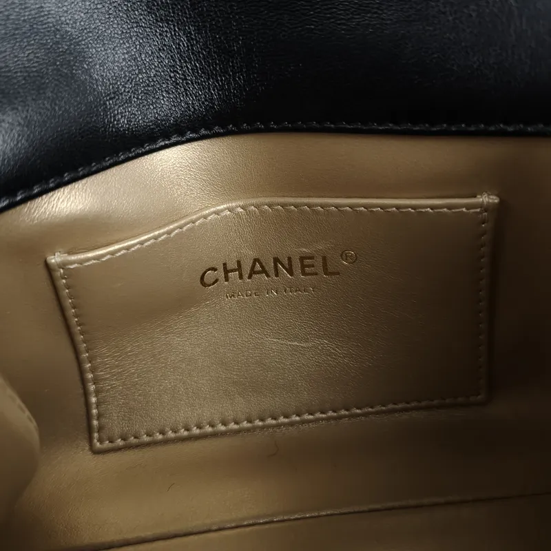 Chanel Crossbody Bag C Edition Black Lambskin Mini 18 × 7 × 12 cm — detail view 5 of 9