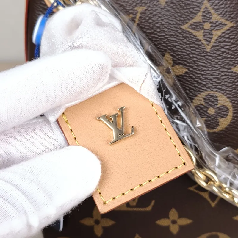 Louis Vuitton Crossbody Bag Carryall BB Monogram PVCBB26 × 10 × 17 cm — detail view 6 of 13