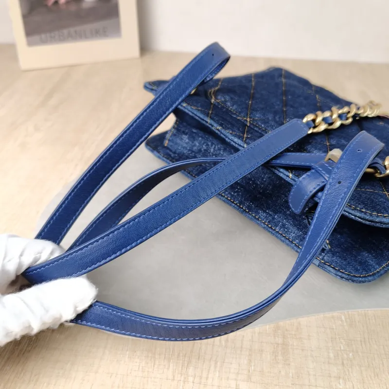 Chanel Backpack Backpack Blue One Size 25 × 6 × 22 cm — detail view 2 of 12