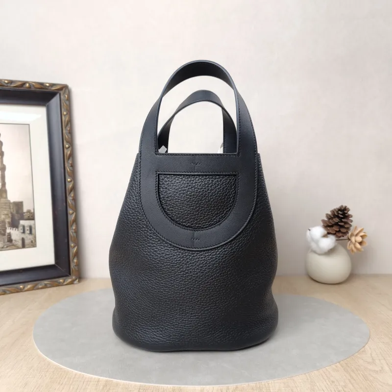 Hermès Top Handle Bag In-the-Loop 18 89Black Clemence Taurillon TC Calfskin Small18 × 12 × 19.5 cm