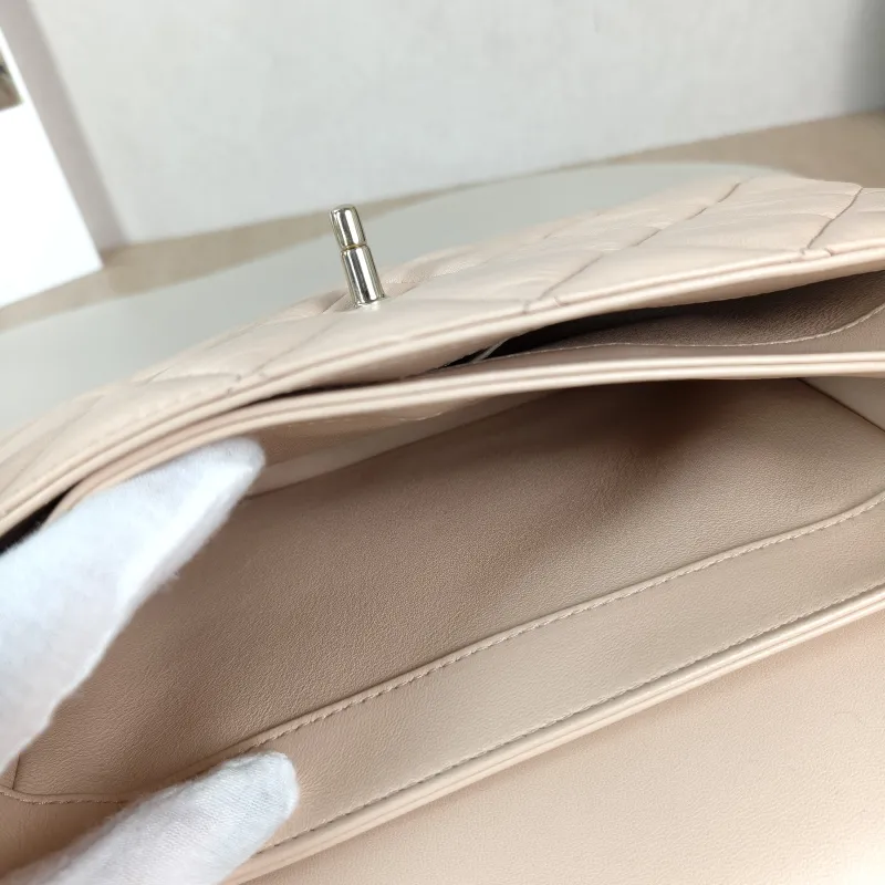 Chanel Crossbody Bag Trendy CC Beige Lambskin Small 25 × 12 × 17 cm 31 — detail view 3 of 14