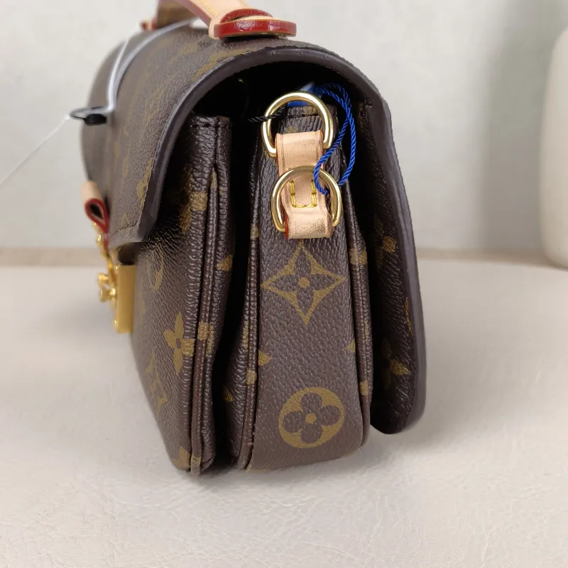 Louis Vuitton Crossbody Bag Pochette Métis East West Monogram PVC Small 21.5 × 6 × 13.5 cm — detail view 11 of 16