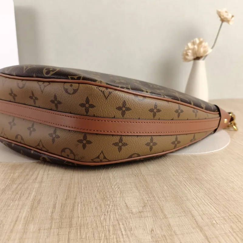 Louis Vuitton Crossbody Bag Loop Hobo Monogram PVC38 × 10 × 26 cm — detail view 2 of 10