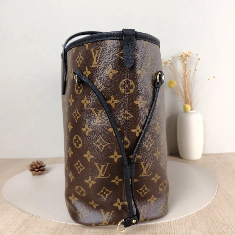Louis Vuitton Shoulder Bag NEVERFULL INSIDE OUT Black PVC · Calfskin Medium 31 × 14 × 28 cm — detail view 9 of 11