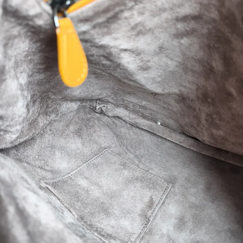 Bottega Veneta Shoulder Bag Veneta Vintage Edition Yellow Lambskin One Size 47 × 3 × 30 cm — detail view 8 of 11