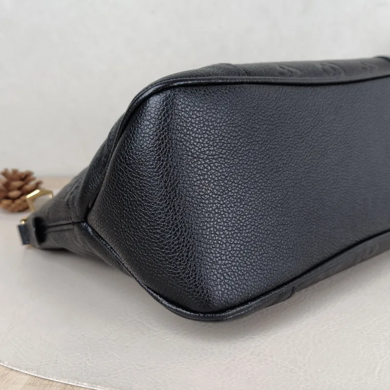 Louis Vuitton Crossbody Bag Boulogne Black Monogram Empreinte Embossed Calfskin Small 26 × 9.5 × 16 cm — detail view 10 of 10