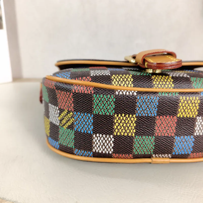 Louis Vuitton Crossbody Bag MONTSOURIS Messenger Bag Brown PVC Small 20 × 7 × 17 cm — detail view 4 of 12