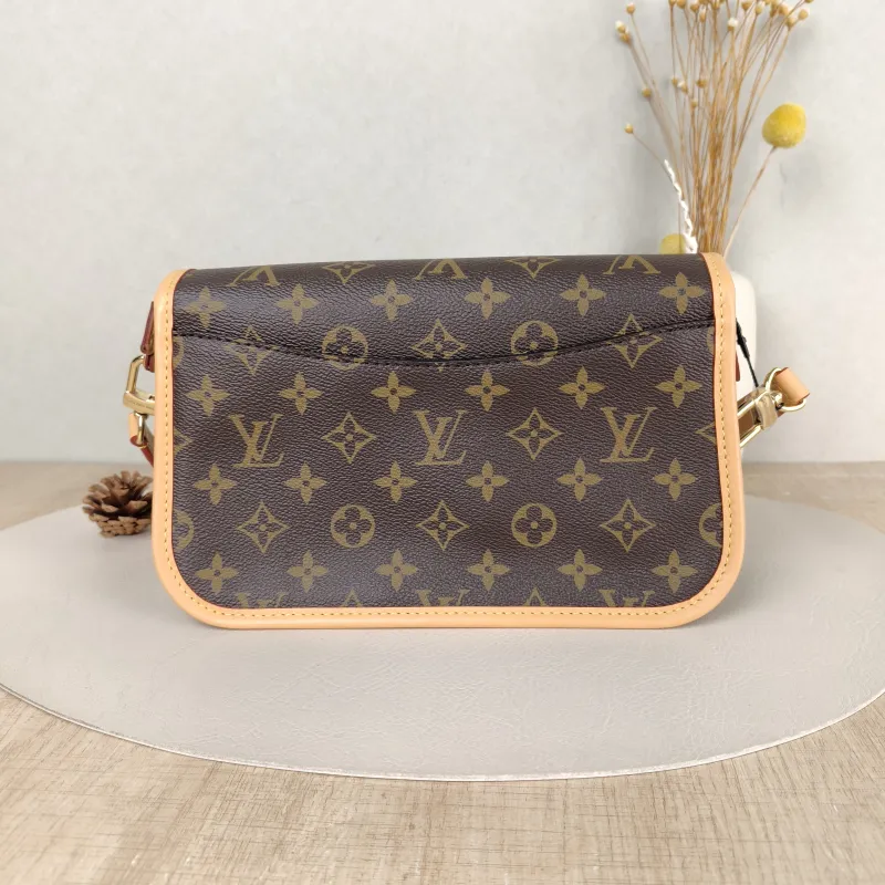 Louis Vuitton Crossbody Bag Shoulder Strap PVC Small 24 × 9 × 15 cm — cover view 2 of 5