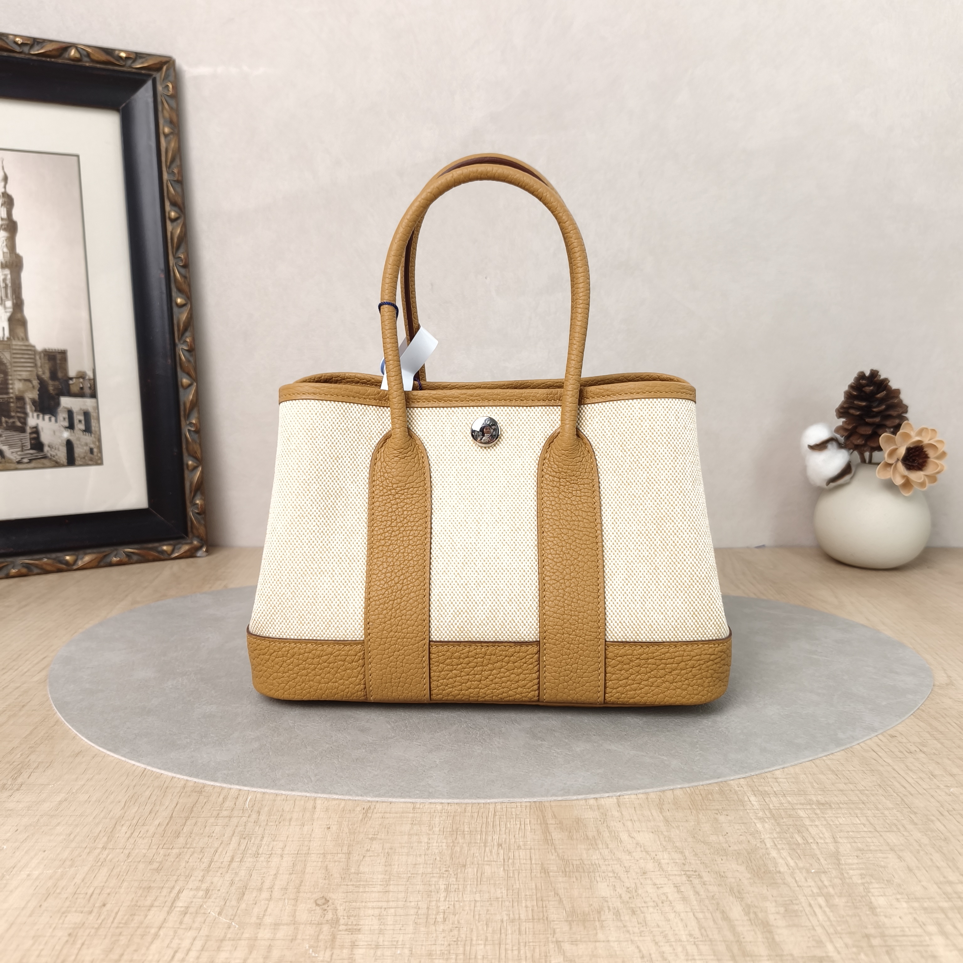 Hermès Top Handle Bag Neo Garden 23 Mini Beige 2S Canvas · Negonda Calfskinmini23 × 10 × 16 cm — cover view 6 of 6