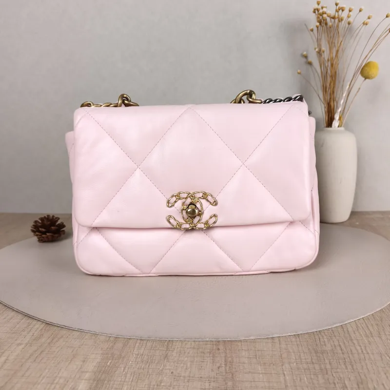Chanel Crossbody Bag 19Bag Pink SL ambskin Small 26 × 9 × 16 cm