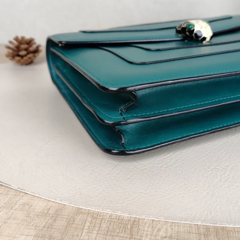 Bvlgari Crossbody Bag Serpenti Forever Collection Crossbody Bag Green Calfskin Medium27.5 × 7 × 18 cm — detail view 2 of 15