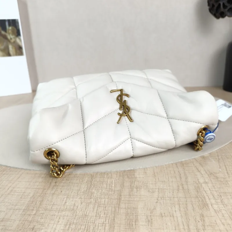 SAINT LAURENT Crossbody Bag LOULOU PUFFER White Lambskinmini23 × 8.5 × 15.5 cm — detail view 6 of 12