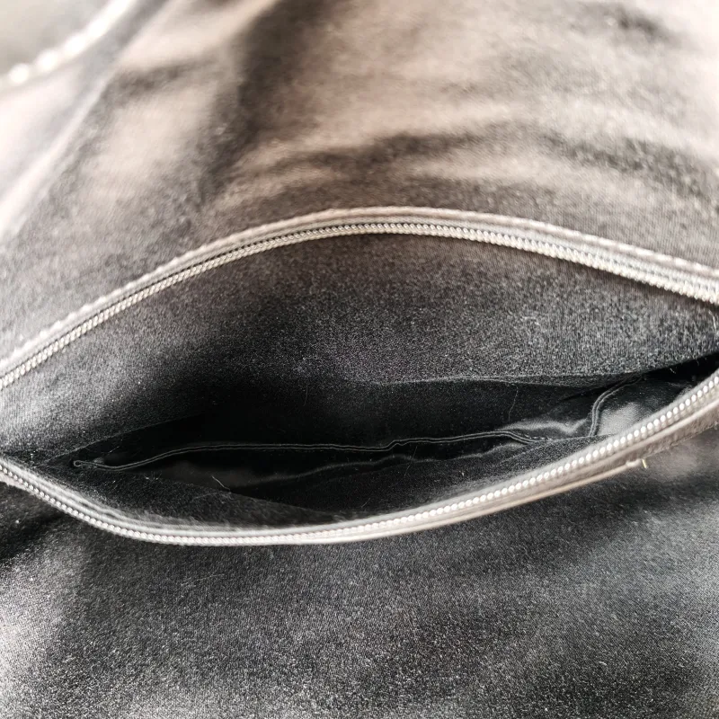 Chanel Crossbody Bag 26c hobo Black Calfskin Large 37 × 8 × 30 cm — detail view 5 of 9